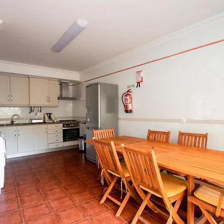 Nyaraló 6pax Baby Friendly Near Dino Park&beaches São Bartolomeu
